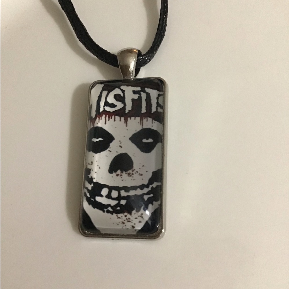 Misfits Bloody Logo Crimson Ghost Necklace unisex - Picture 4 of 4